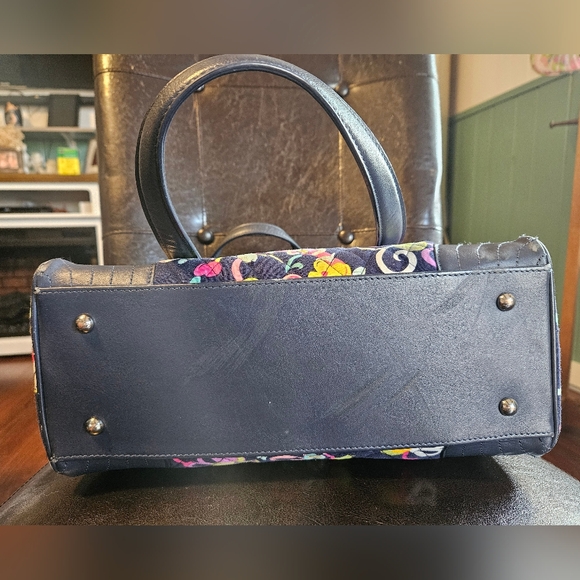 Vera Bradley purse and wallet set. Used but still in good condition. - Picture 2 of 8